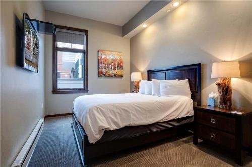 Howelsen Place - H209a
