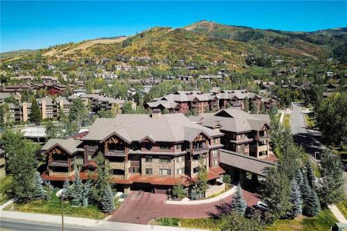 6209 Bear Lodge, Trappeur's Crossing