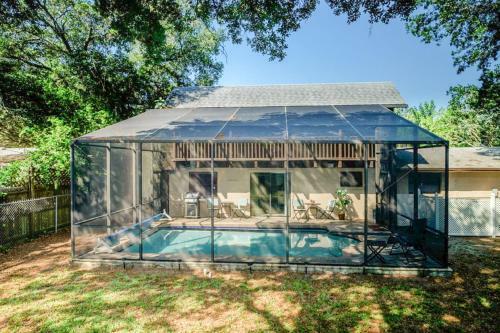 6061 Border Ln Home