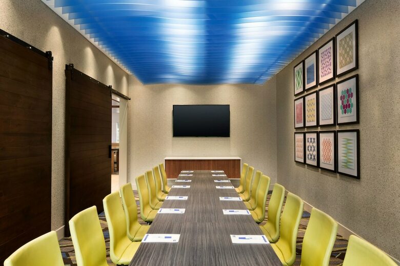 Hotel Holiday Inn Express - Alliance