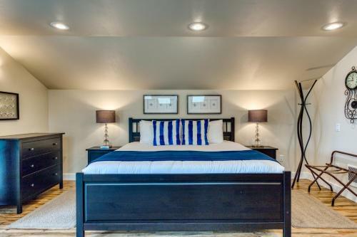 Oregon House Unit #2 The Carriage House