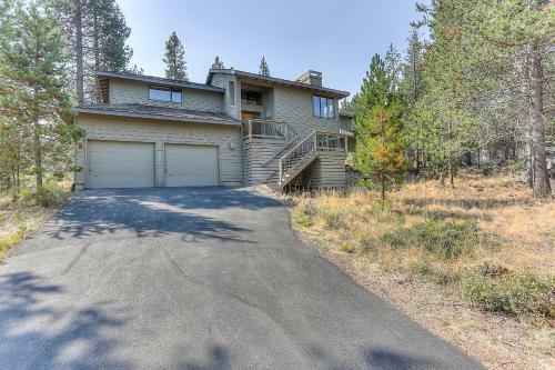 2 Tan Oak-hot Tub-3br/2ba