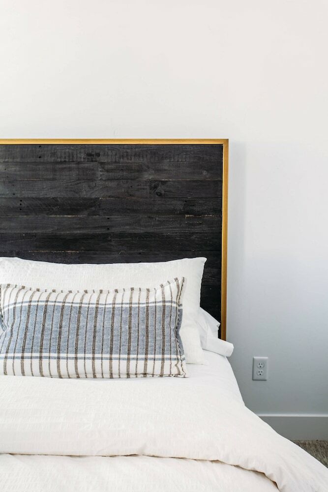 Modern Escape #31