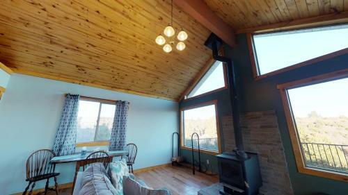 Canyonlands Lodging Wolf Springs Retreat