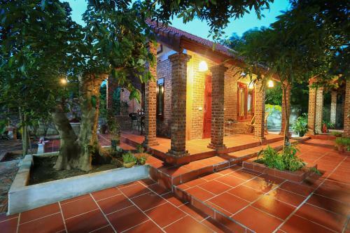 Tam Family Homestay
