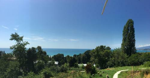 Hostal Solnechny Holm Guest House