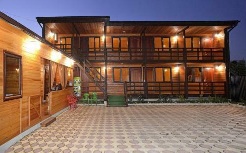 Hostal Guest House Wood House