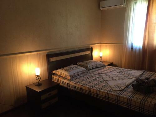 Hostal D'emil Guest House