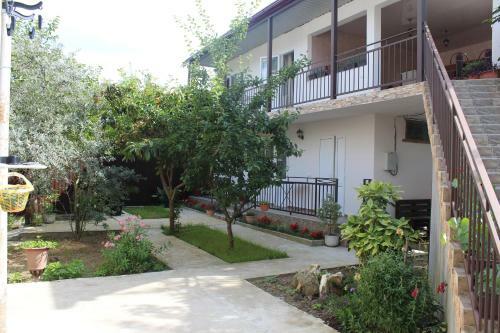 Hostal Guest House U Aleny
