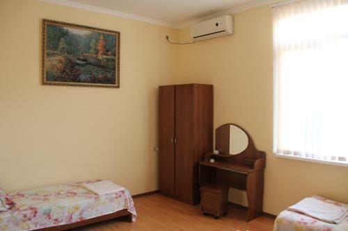 Hostal Guesthouse Aza&karlen