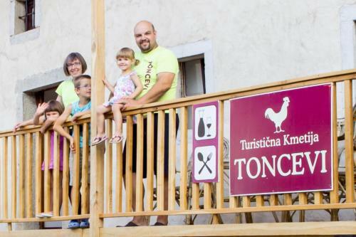 Hostal Bio Guesthouse Kmetija Toncevi