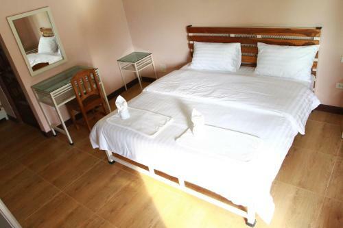 Hotel Pirom Lake And Resort