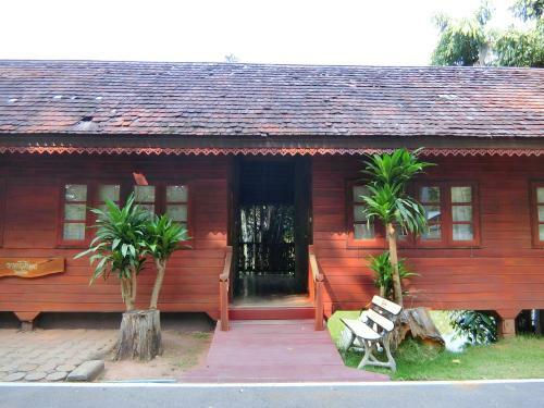 Hostal Jungle Home At Korat Zoo