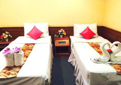 Hotel Navanakorn Golden View