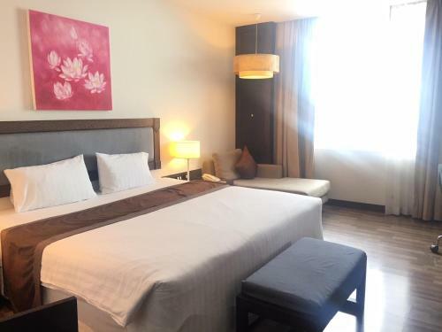 Sunee Grand Hotel And Convention Center