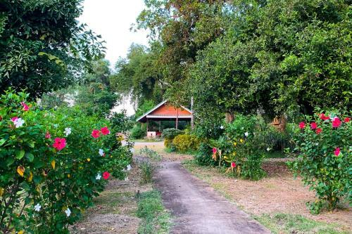 Country Lake Nature Lodge
