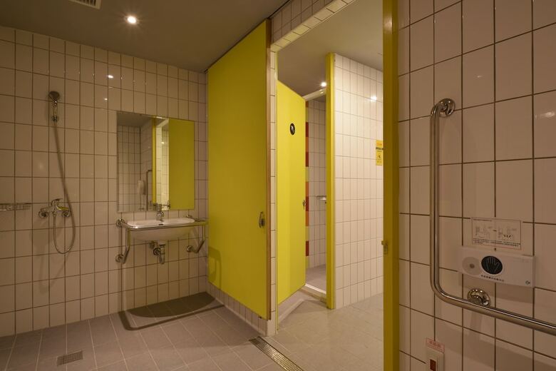 Taipei Travelers International Hostel