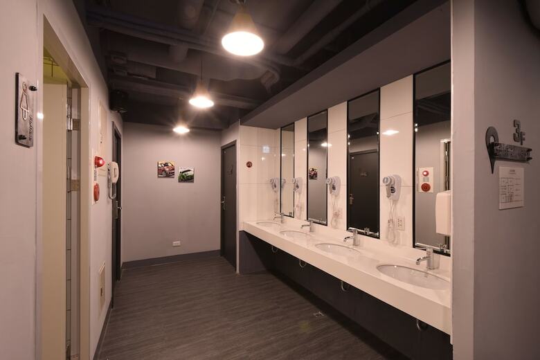 Taipei Travelers International Hostel