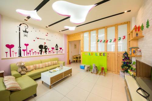 Childlike B&B