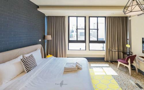 Bed & Breakfast Mini Love