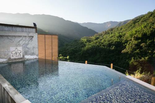 Lodge Grand Orchid Resort Villa