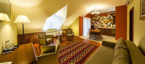 Apartament Hotel By Derenivska Kupil