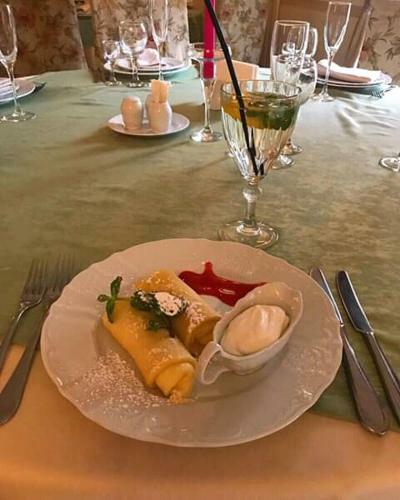 Hotel And Restaurant Velure