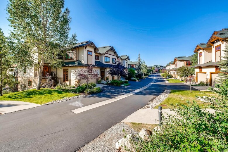 Eagleridge Townhomes 1556