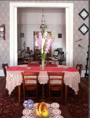 B Street House Bed And Breakfast