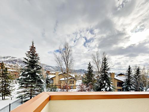 Apartamento 2700 Eagleridge Dr Condo Unit N11