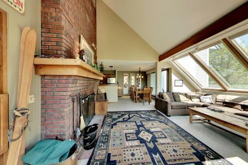 Sunrise Mountain Village - Ski-in/out Community