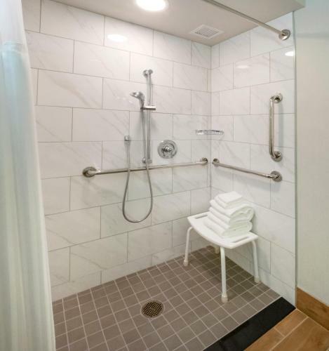 Hotel Doubletree By Hilton Jamestown, Ny