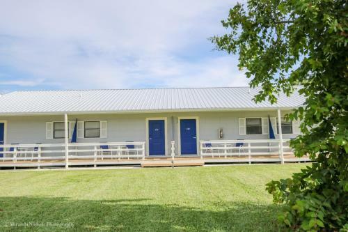 The Rivers Edge Motel