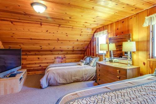 Tahoe Island's Quiet Cabin