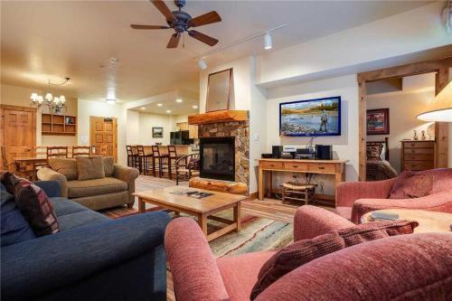 2108 Timberline Lodge, Trappeur's Crossing