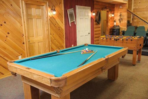 Bama Bear's Den