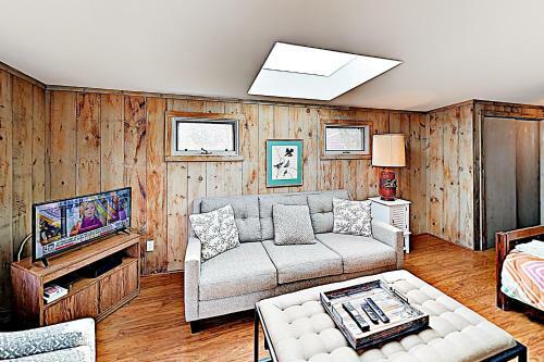 Oceanview Buzzards Bay Getaway