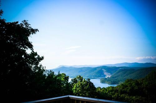 Lake View Cabin