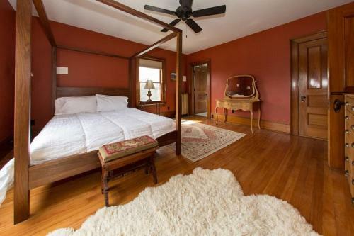 Bed & Breakfast The 1906 House And Carriage Barn