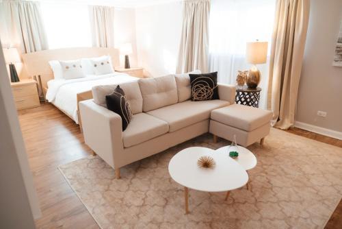 Beautiful Home! 25 Minutes To Downtown Chicago