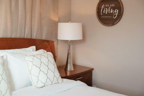 Beautiful Home! 25 Minutes To Downtown Chicago