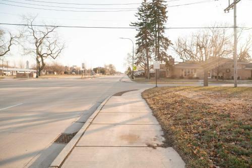 Beautiful Home! 25 Minutes To Downtown Chicago