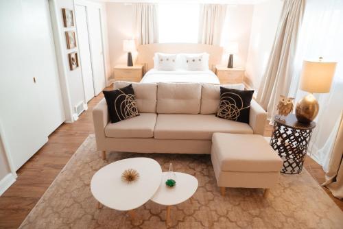 Beautiful Home! 25 Minutes To Downtown Chicago