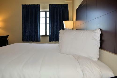 Hotel Cobblestone Inn & Suites - Holstein