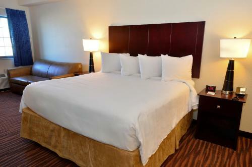 Hotel Cobblestone Inn & Suites - Holstein