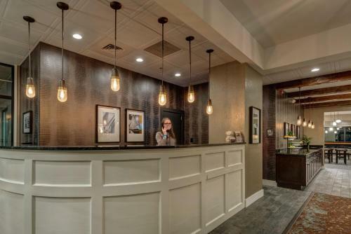 The Garrison Hotel & Suites Dover-durham, Ascend Hotel Collection