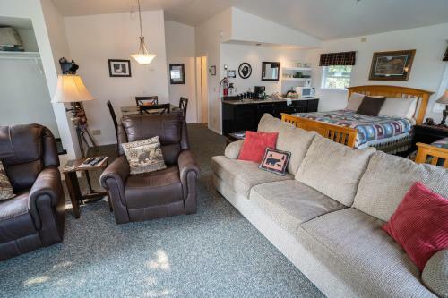 Bears Den B&B And Lodging