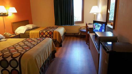 Hotel Motel 6 Saukville