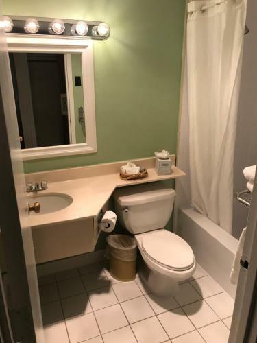 Hotel Cohasset Harbor Inn