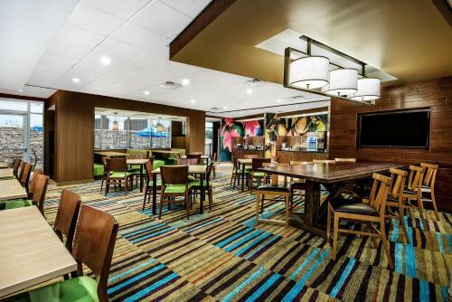 Hotel Fairfield Inn & Suites By Marriott Van
